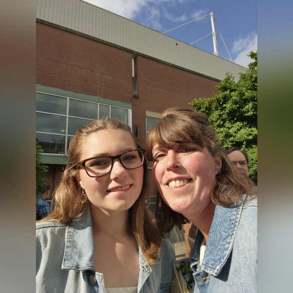 Meet your Posher, Diona - Picture 1 of 1